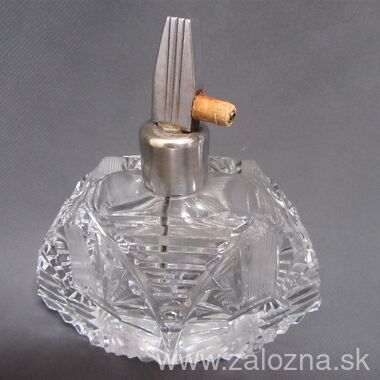 Sklo